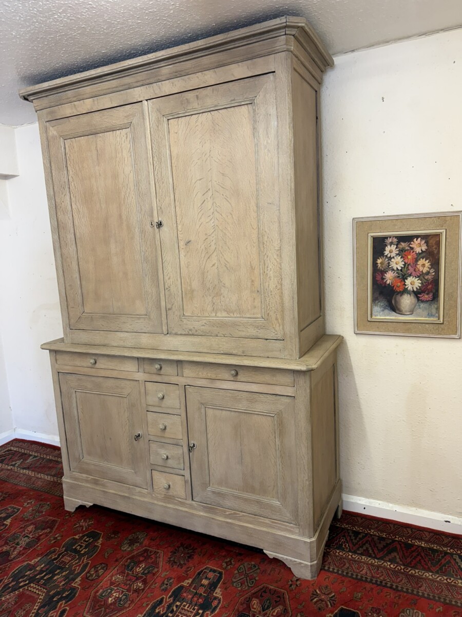 ANTIQUE FRENCH LIMED OAK HOUSEKEEPERS CUPBOARD CIRCA 1830 - Image 2