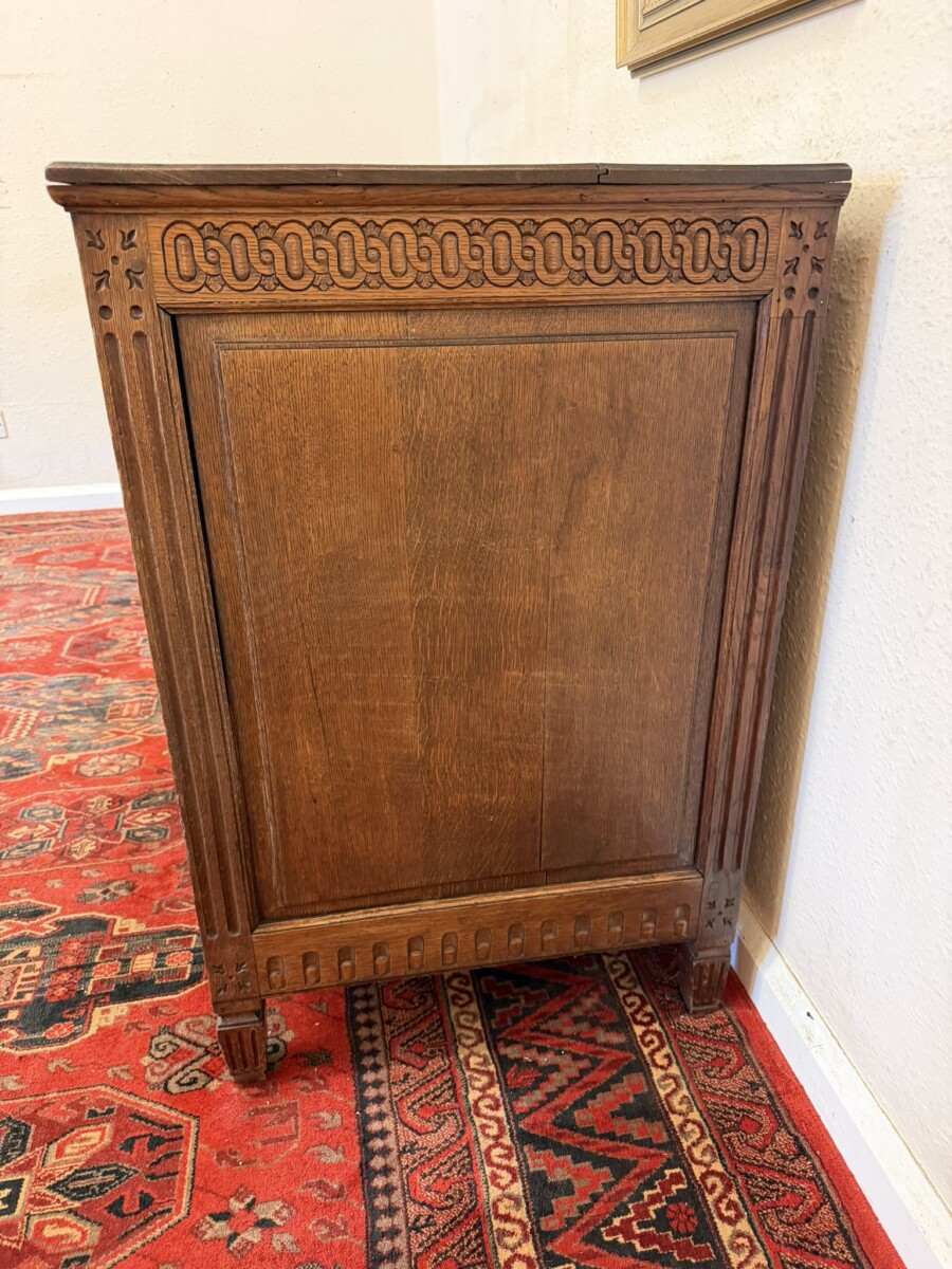 FRENCH OAK EARLY 19TH CENTUREY COMMODE/CHEST CIRCA 1820 - Image 9