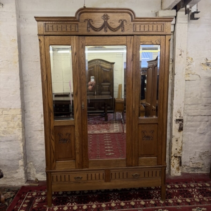 ANTIQUE FRENCH CARVED OAK MIRROR DOOR ARMOIRE/WARDROBE CIRCA 1900