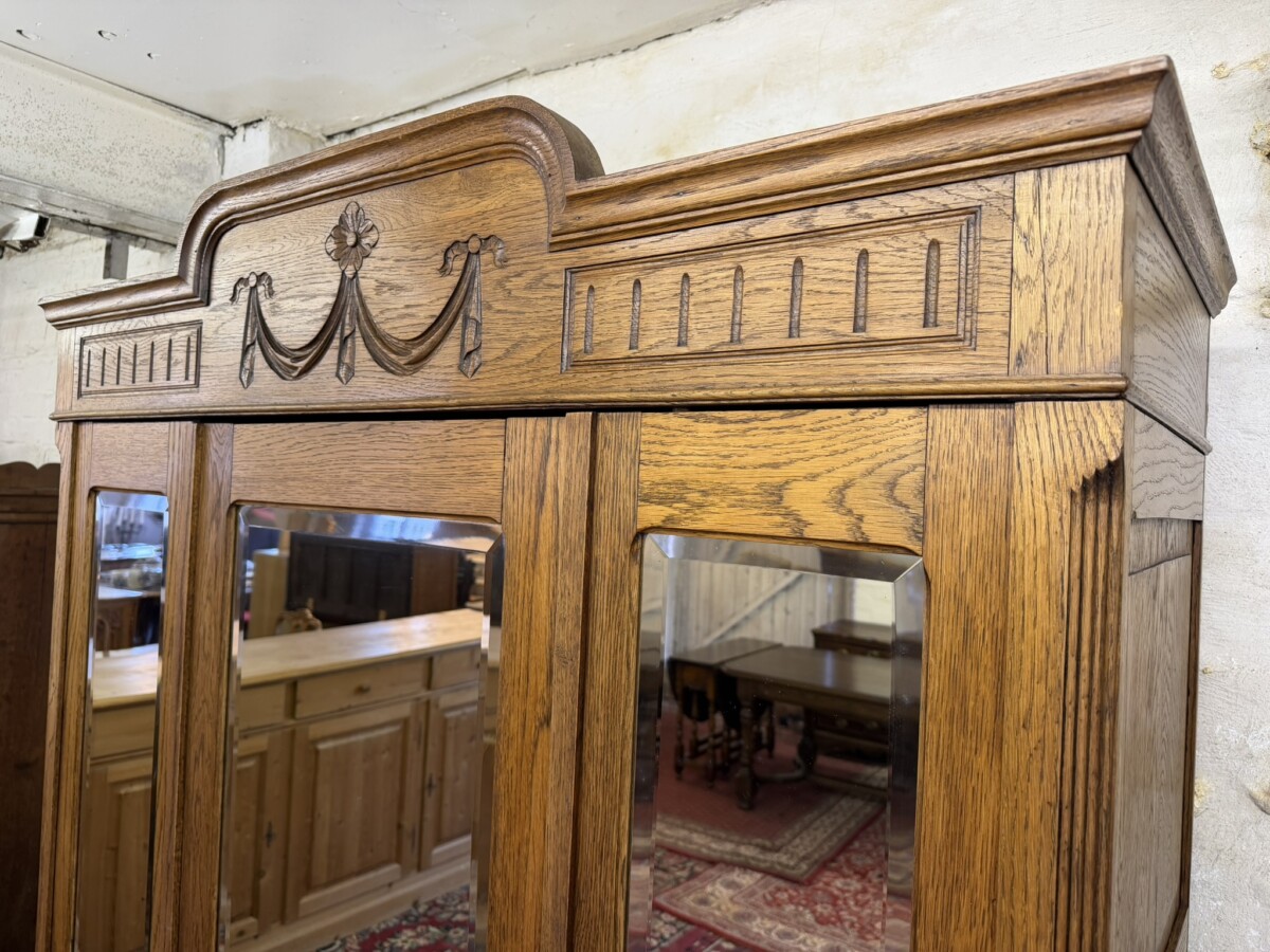 ANTIQUE FRENCH CARVED OAK MIRROR DOOR ARMOIRE/WARDROBE CIRCA 1900 - Image 5
