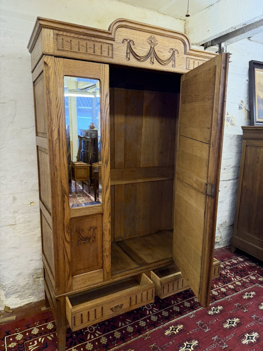ANTIQUE FRENCH CARVED OAK MIRROR DOOR ARMOIRE/WARDROBE CIRCA 1900 - Image 8