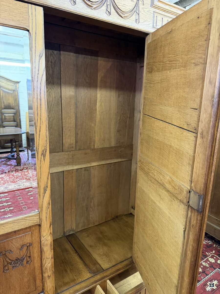 ANTIQUE FRENCH CARVED OAK MIRROR DOOR ARMOIRE/WARDROBE CIRCA 1900 - Image 10