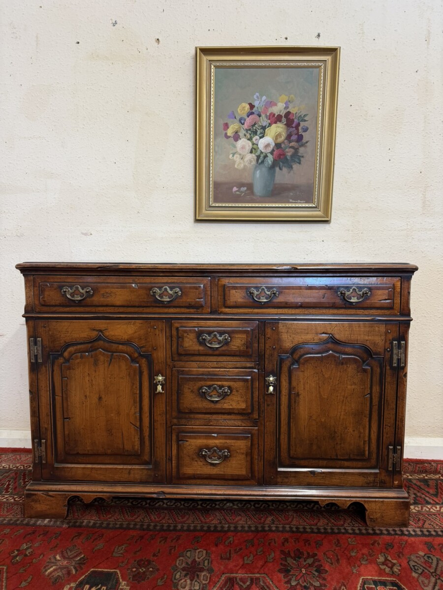 QUALITY CHERRY WOOD DRESSER/SIDEBOARD