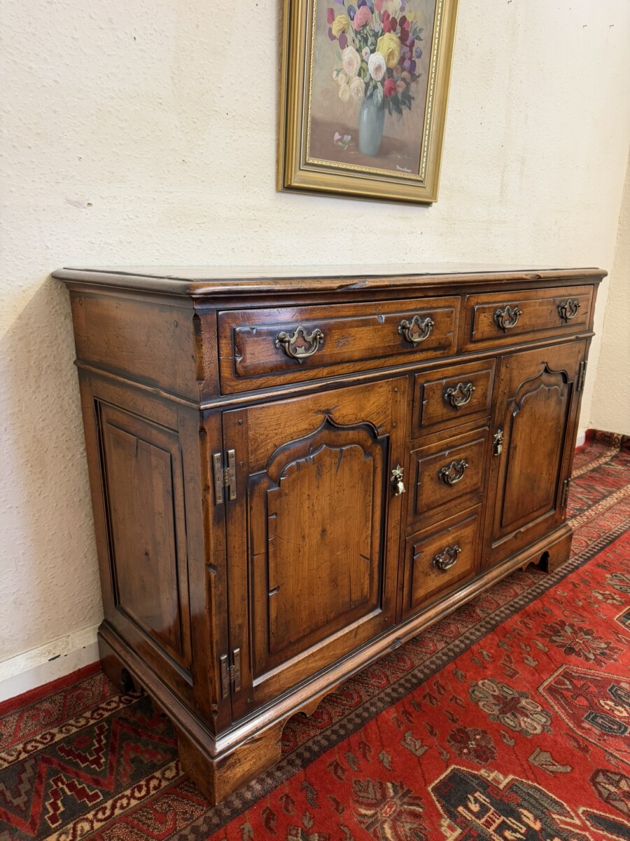QUALITY CHERRY WOOD DRESSER/SIDEBOARD - Image 4