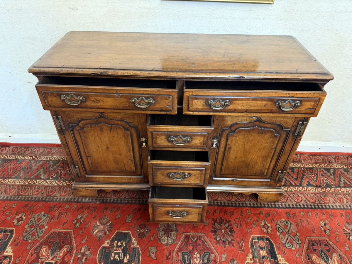 QUALITY CHERRY WOOD DRESSER/SIDEBOARD - Image 11