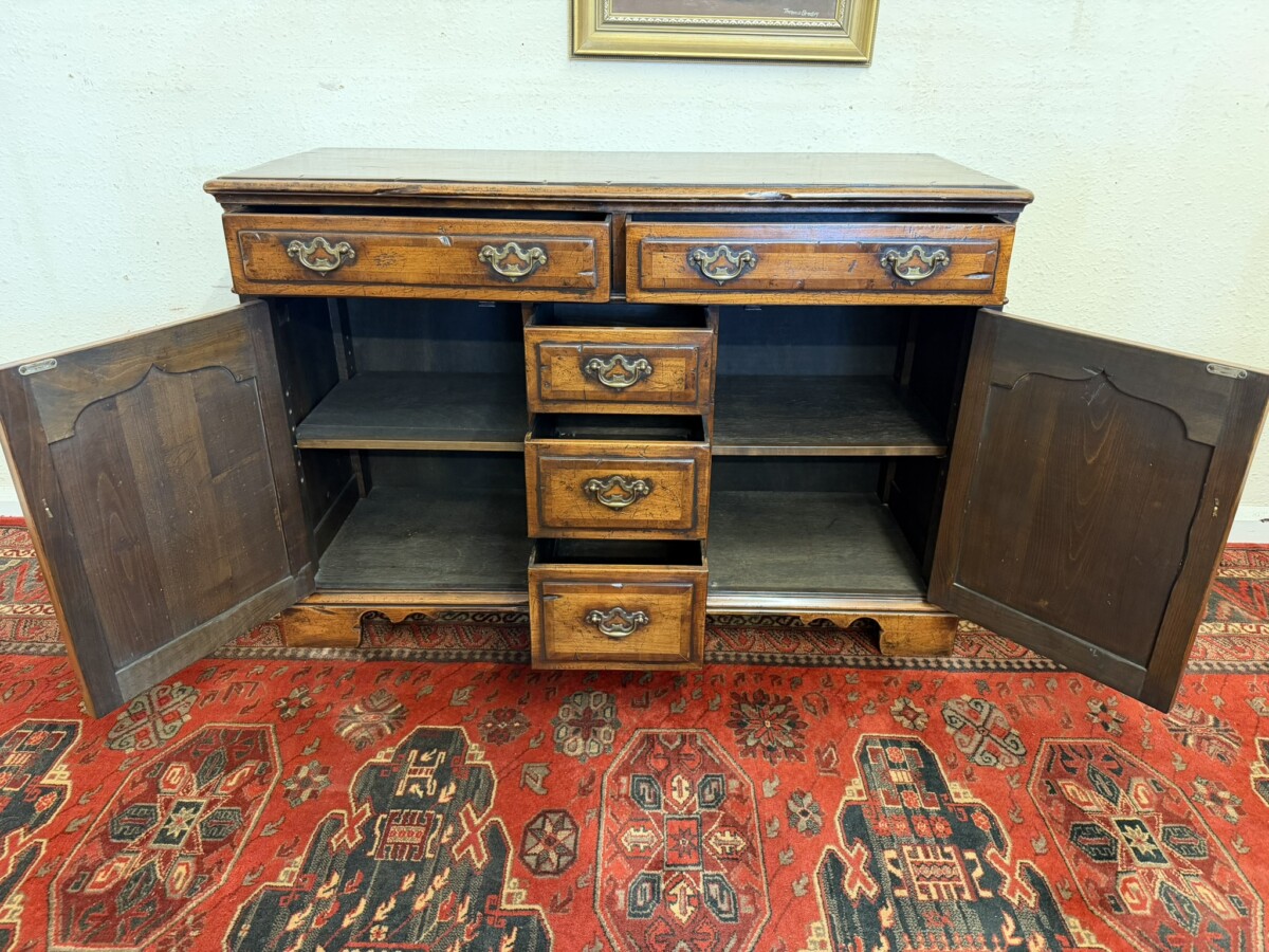QUALITY CHERRY WOOD DRESSER/SIDEBOARD - Image 13