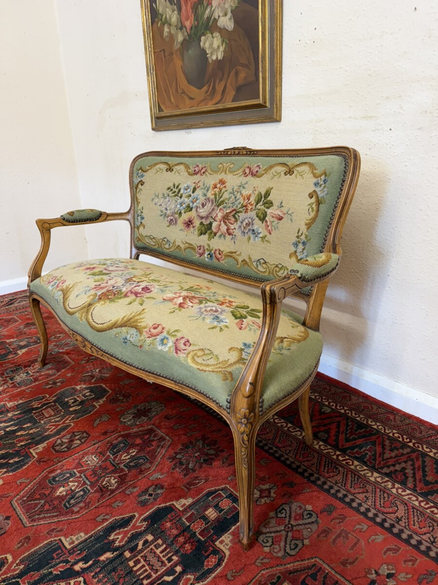 ELEGANT FRENCH CARVED WALNUT NEEDLEPOINT SOFA/SETTEE CIRCA 1930 - Image 2