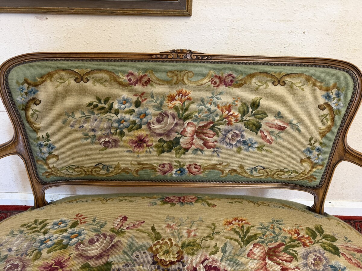 ELEGANT FRENCH CARVED WALNUT NEEDLEPOINT SOFA/SETTEE CIRCA 1930 - Image 9