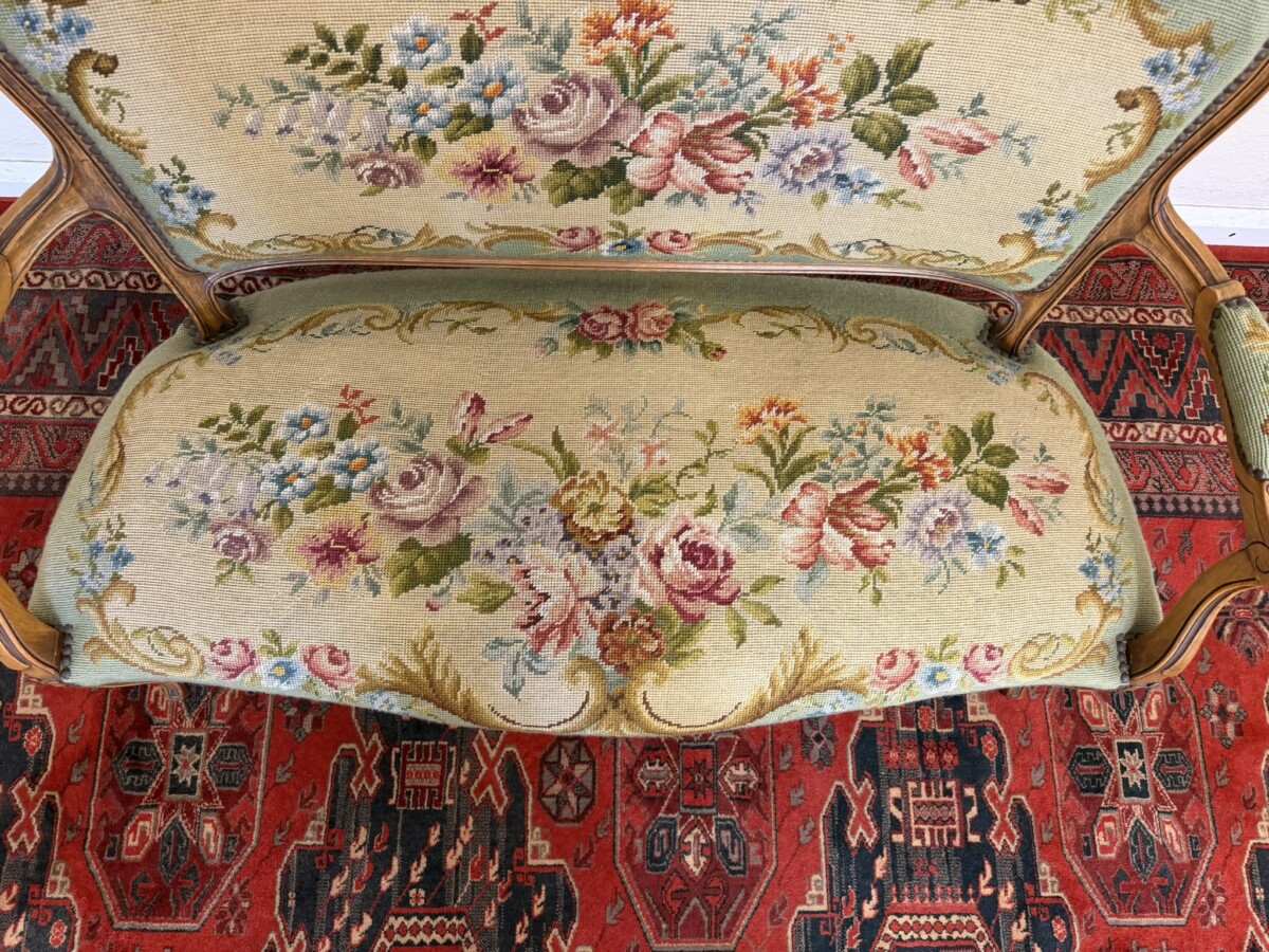 ELEGANT FRENCH CARVED WALNUT NEEDLEPOINT SOFA/SETTEE CIRCA 1930 - Image 10