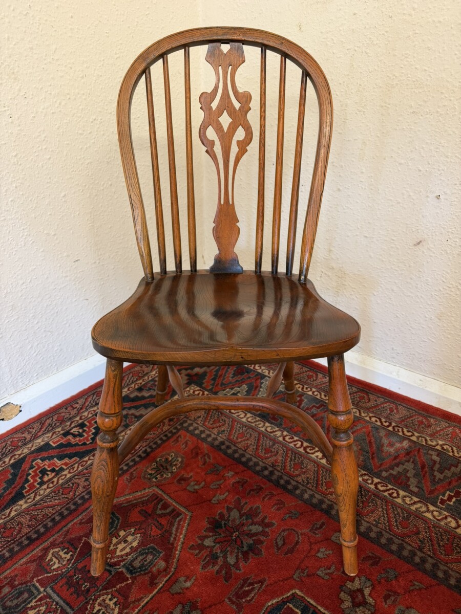 QUALITY SET OF FOUR OAK AND ELM WINDSOR CHAIRS - Image 5