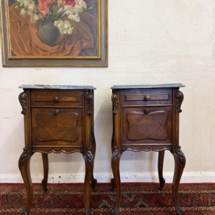QUALITY ANTIQUE FRENCH CARVED WALNUT MARBLE TOP BEDSIDE CABINETS CIRCA 1900