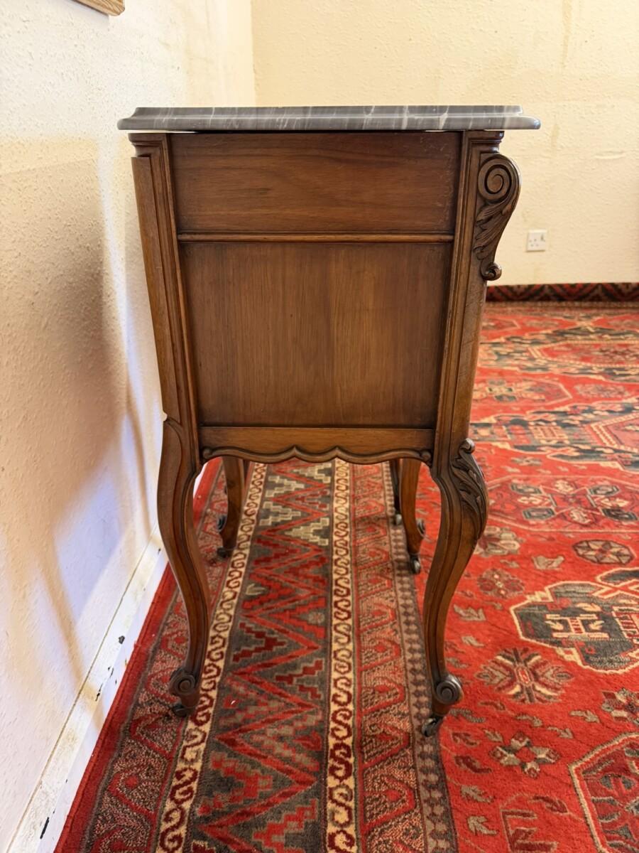 QUALITY ANTIQUE FRENCH CARVED WALNUT MARBLE TOP BEDSIDE CABINETS CIRCA 1900 - Image 7