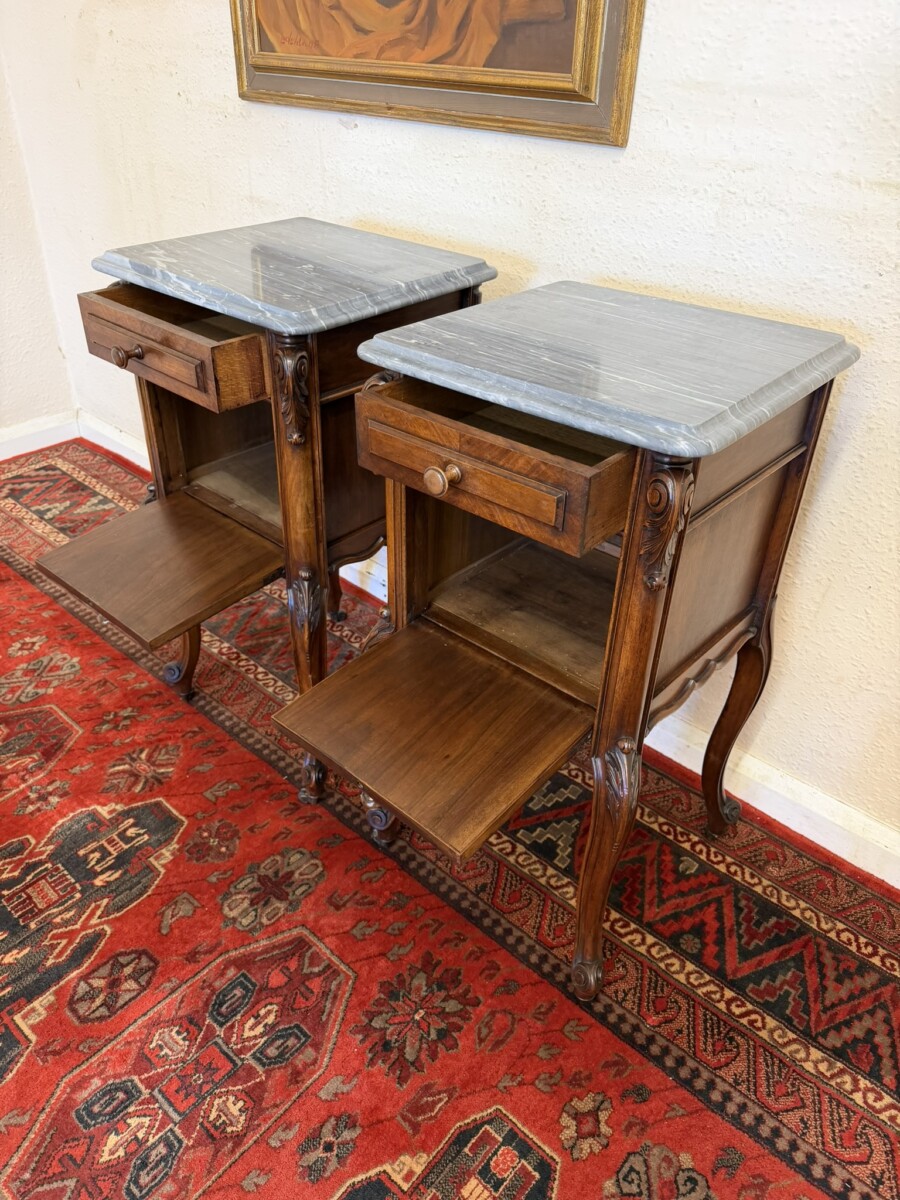 QUALITY ANTIQUE FRENCH CARVED WALNUT MARBLE TOP BEDSIDE CABINETS CIRCA 1900 - Image 2