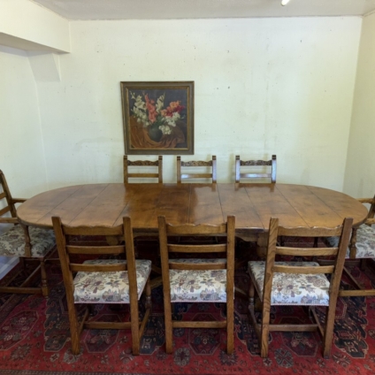 QUALITY PLANK TOP BURR OAK EXTENDING DINING TABLE AND EIGHT MATCHING CHAIRS