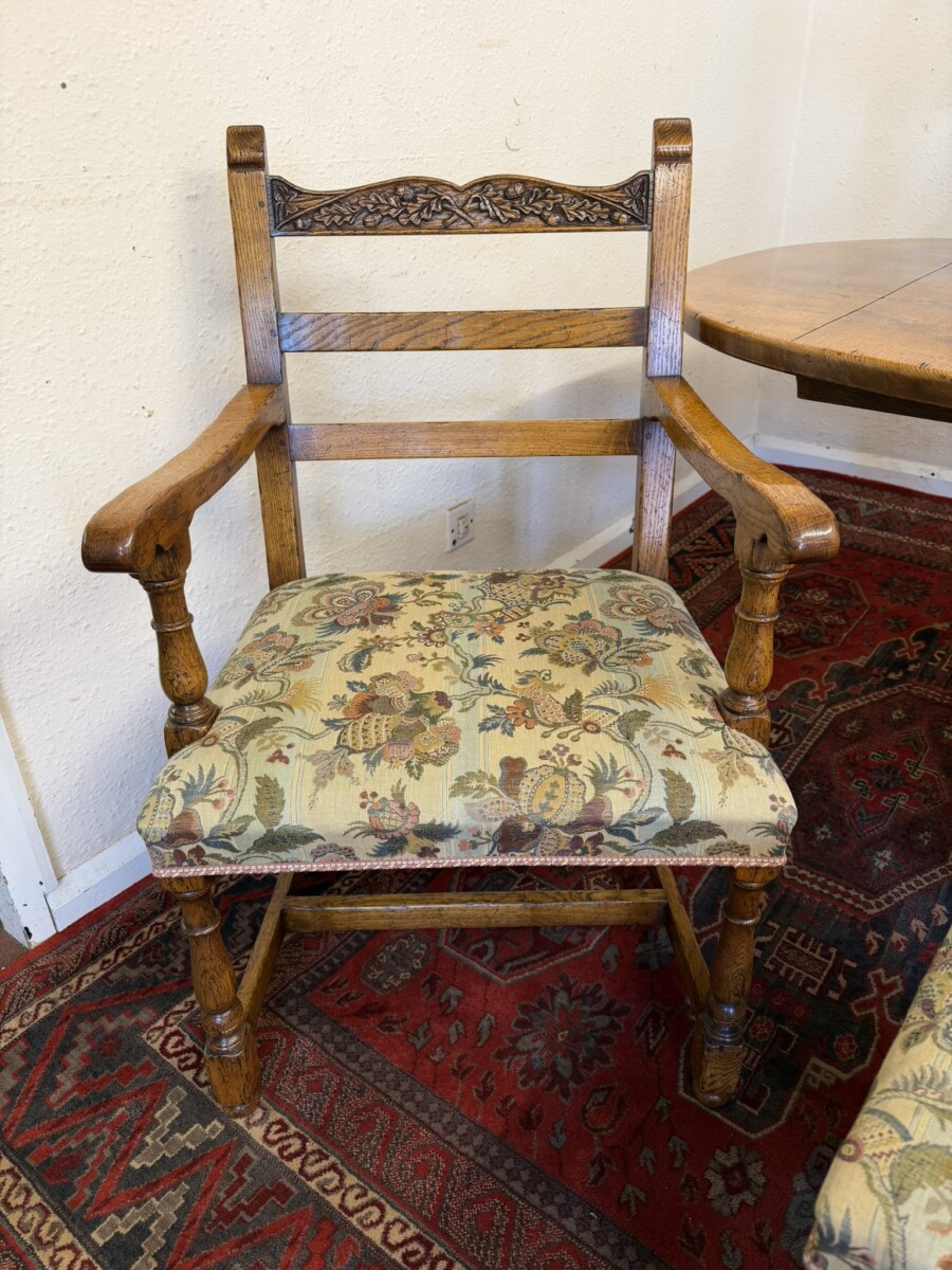 QUALITY PLANK TOP BURR OAK EXTENDING DINING TABLE AND EIGHT MATCHING CHAIRS - Image 16