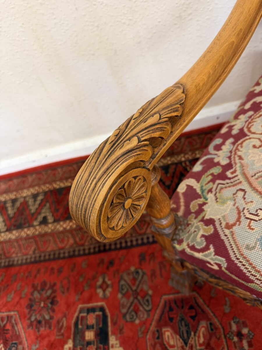 FRENCH CARVED WALNUT NEEDLEPOINT THRONE CHAIR/ARMCHAIR CIRCA 1900 - Image 7