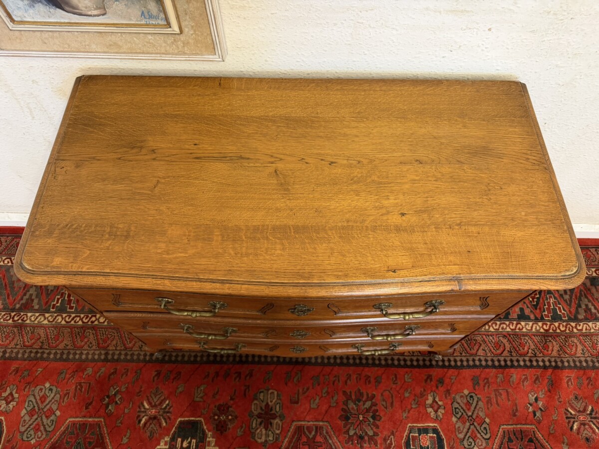 ANTIQUE FRENCH OAK CARVED CHEST OF DRAWERS CIRCA 1900 - Image 4