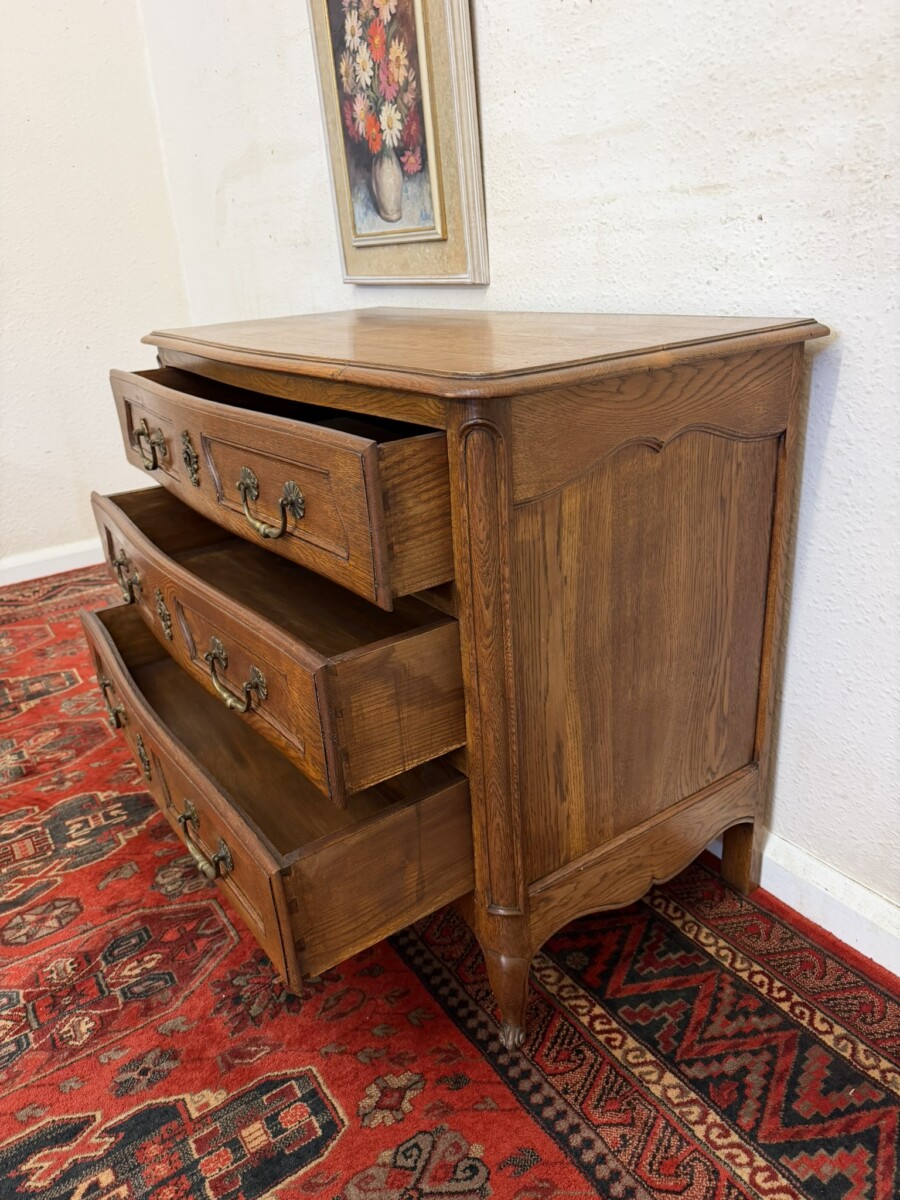 ANTIQUE FRENCH OAK CARVED CHEST OF DRAWERS CIRCA 1900 - Image 10