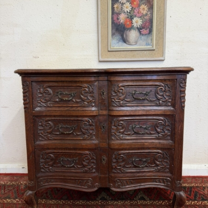 ANTIQUE CARVED OAK FRENCH SERPENTINE SHAPED COMMODE/CHEST OF DRAWERS CIRCA 1900