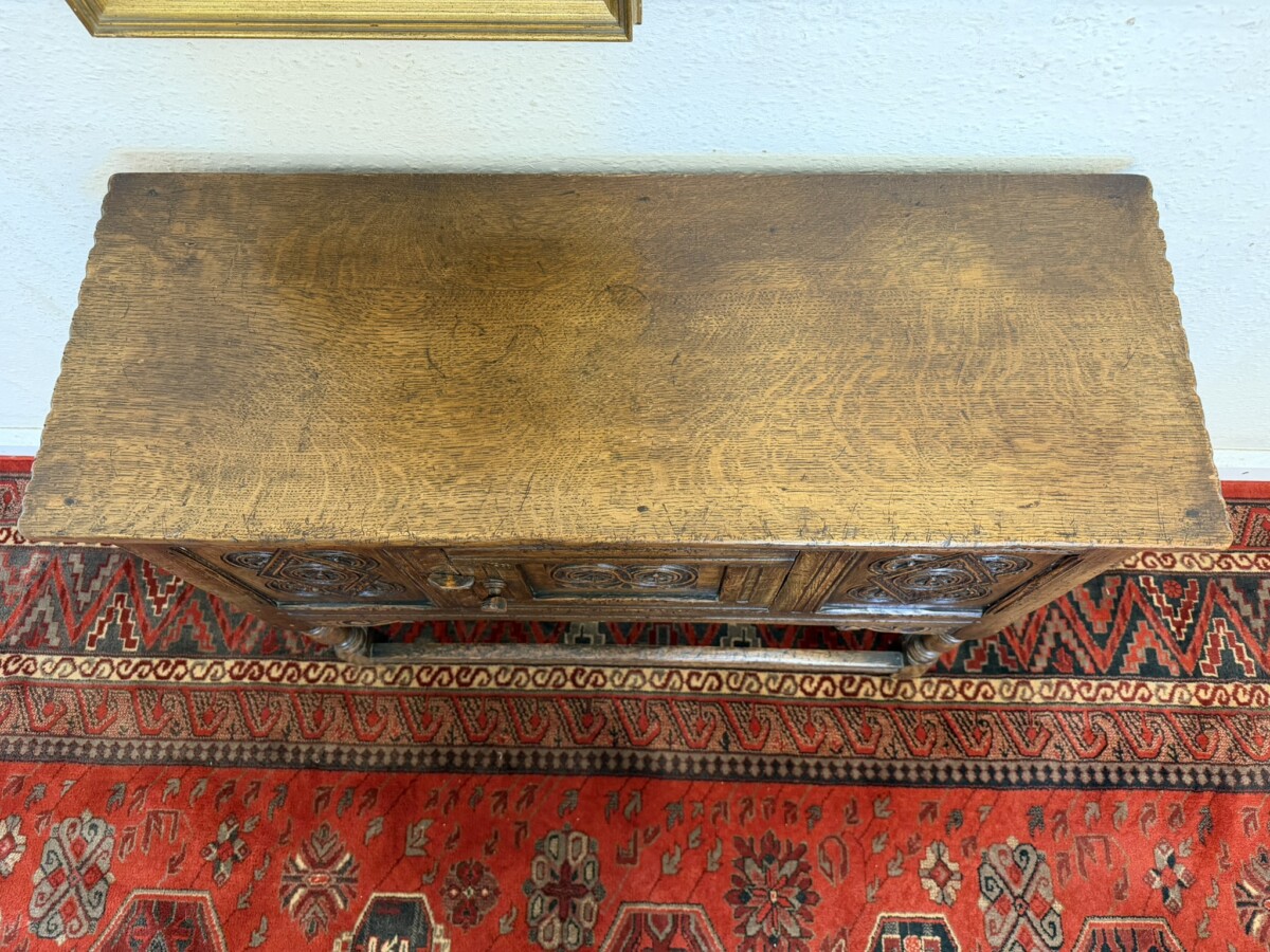 TITCHMARSH AND GOODWIN CARVED OAK CUPBOARD/CABINET - Image 5