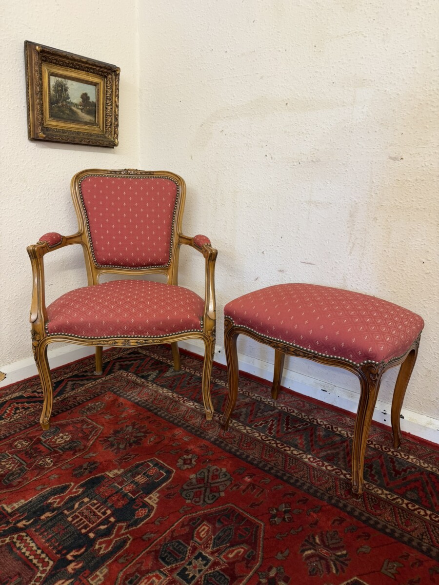 FRENCH CARVED WALNUT UPHOLSTERED CHAIR AND MATCHING FOOT STOOL