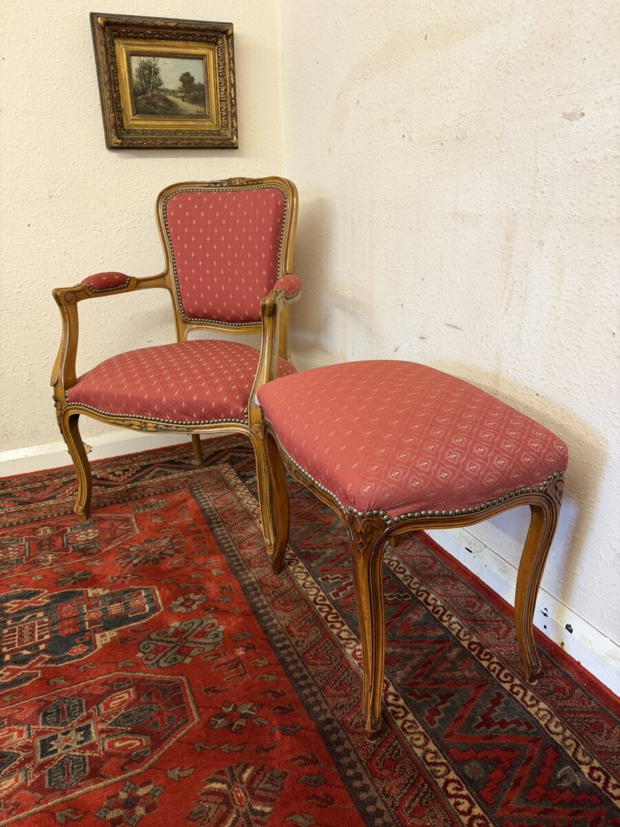 FRENCH CARVED WALNUT UPHOLSTERED CHAIR AND MATCHING FOOT STOOL - Image 9