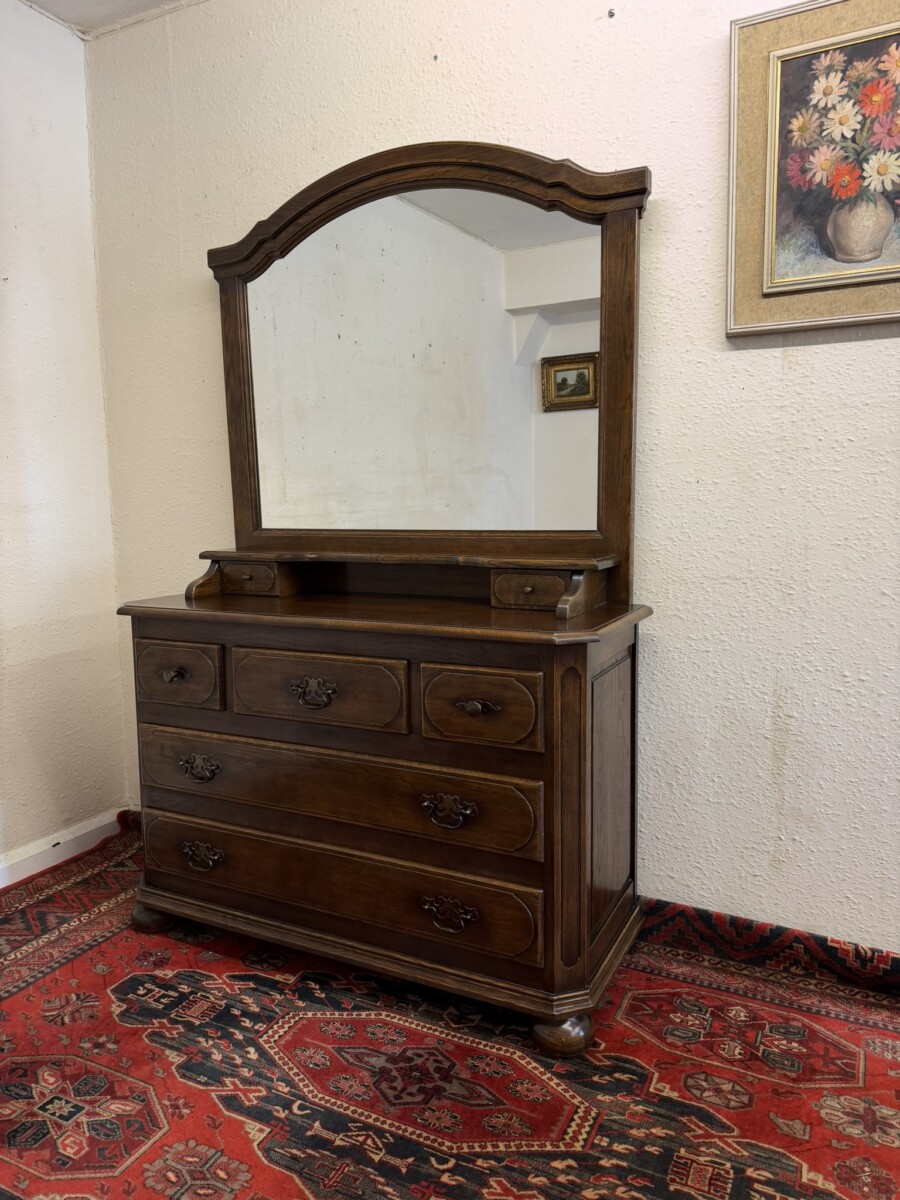 OUTSTANDING QUALITY OAK DRESSING CHEST - Image 3
