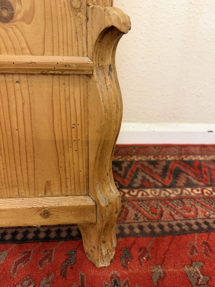 QUALITY ANTIQUE FRENCH PINE ARMOIRE/WARDROBE CIRCA 1900 - Image 5