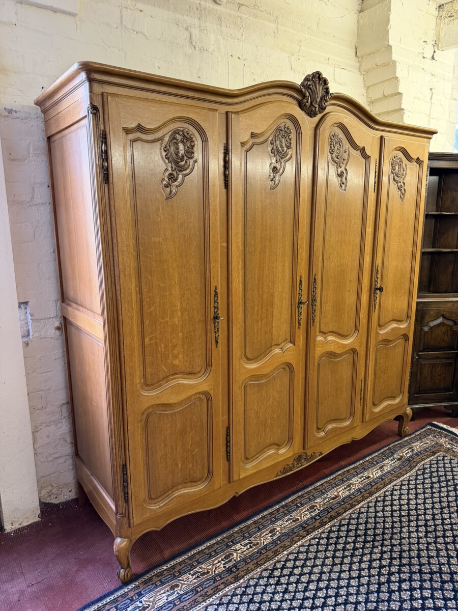 FRENCH CARVED OAK FOUR DOOR ARMOIRE/WARDROBE - Image 2