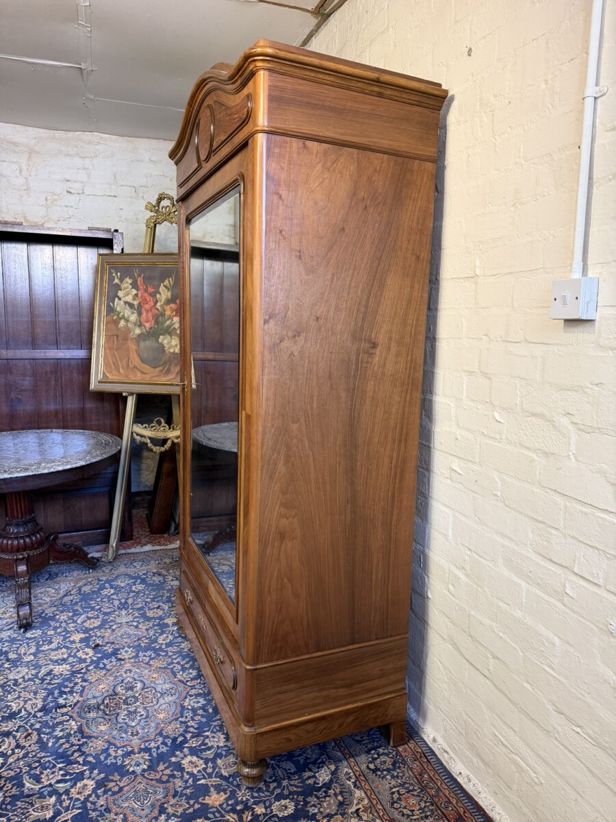 ANTIQUE FRENCH WALNUT MIRROR DOOR ARMOIRE/WARDOBE CIRCA 1890 - Image 4