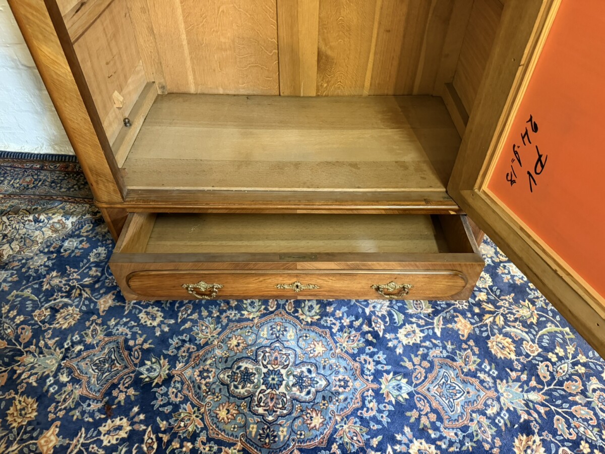 ANTIQUE FRENCH WALNUT MIRROR DOOR ARMOIRE/WARDOBE CIRCA 1890 - Image 9