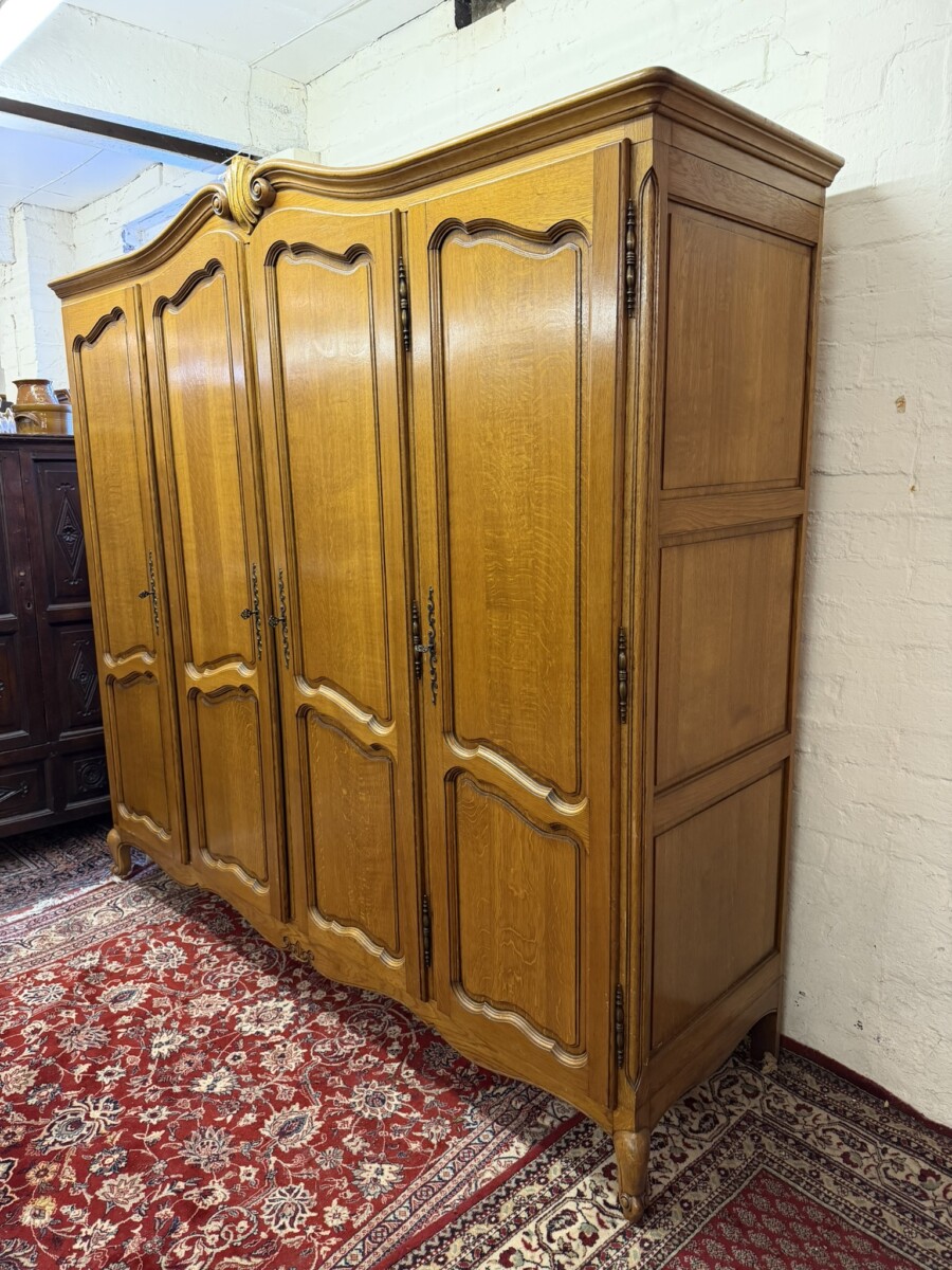 FRENCH OAK FOUR DOOR ARMOIRE/WARDROBE - Image 8