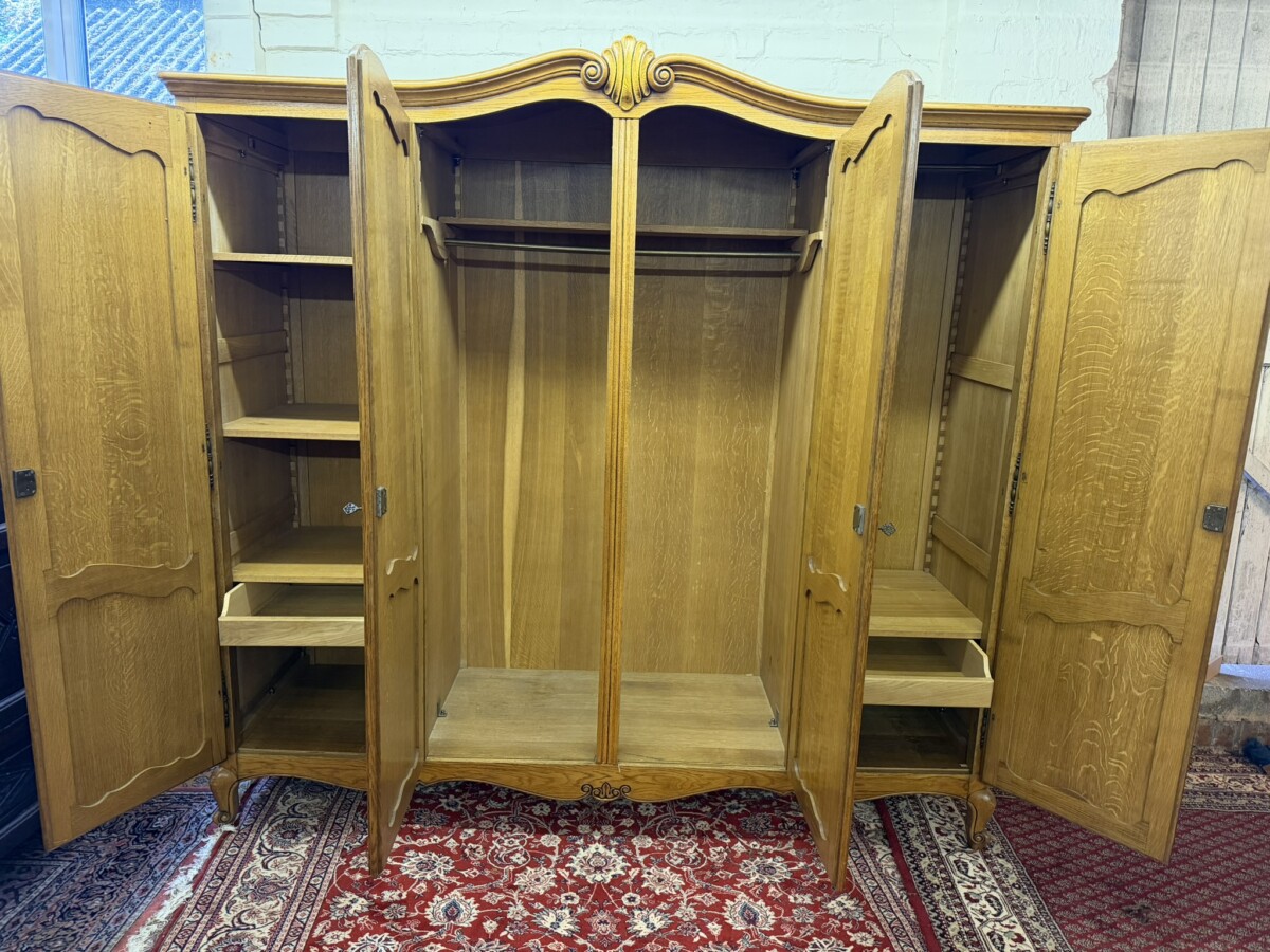 FRENCH OAK FOUR DOOR ARMOIRE/WARDROBE - Image 2