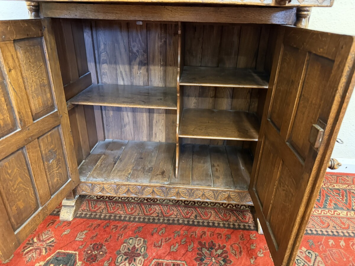 CARVED OAK CUPBOARD/DRINKS CABINET - Image 9