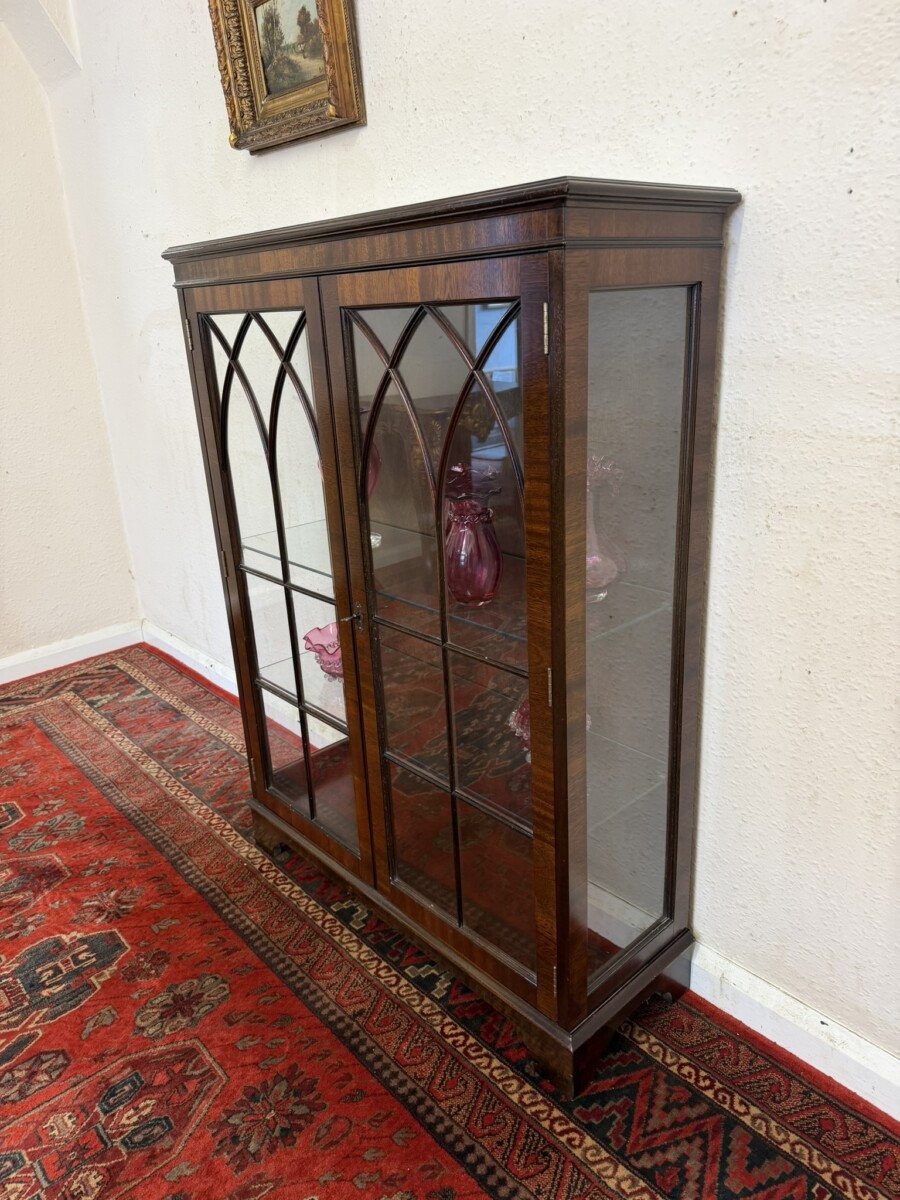 QUALITY FLAME MAHOGANY GLAZED DISPLAY CABINET - Image 2