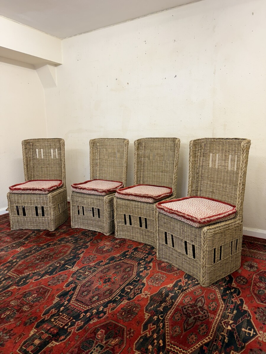 SET OF FOUR CONTEMPORARY WICKER CHAIRS - Image 3