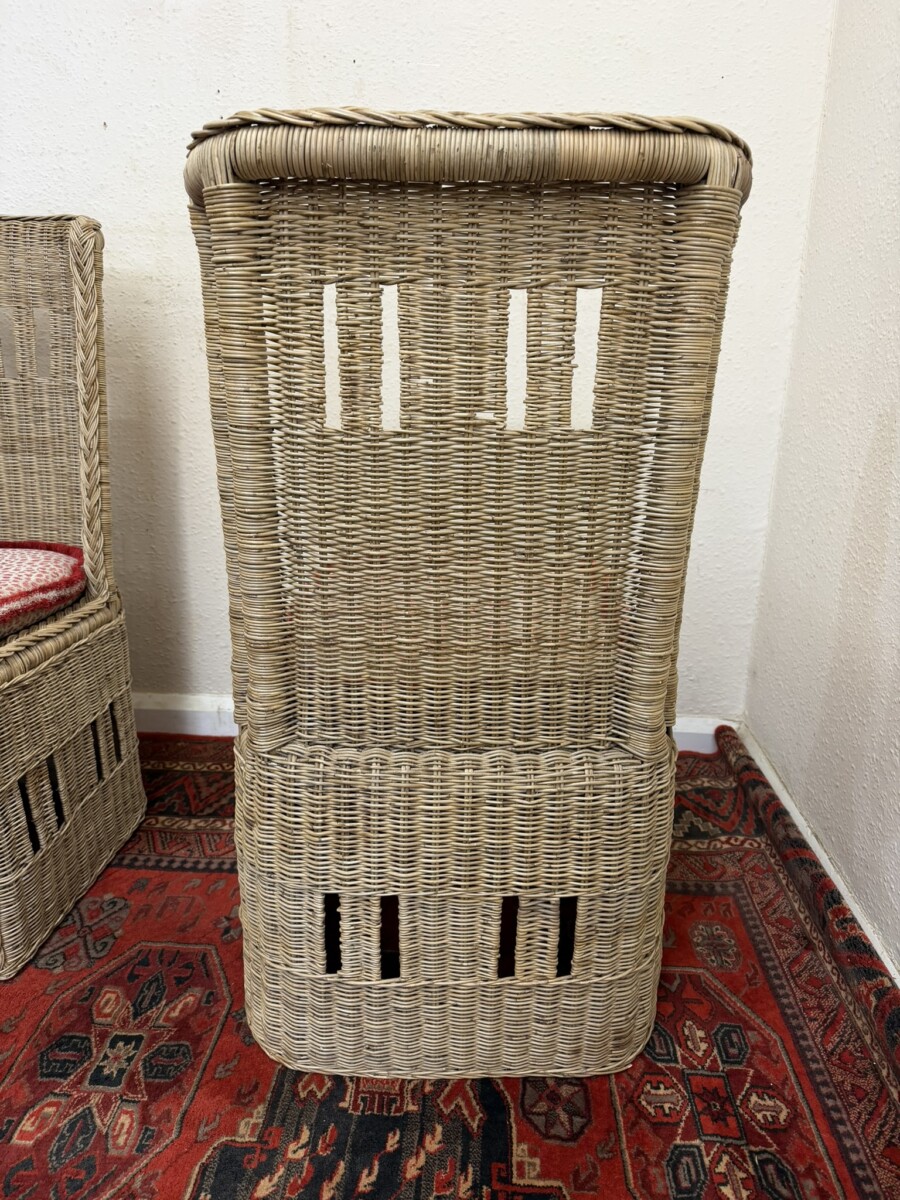 SET OF FOUR CONTEMPORARY WICKER CHAIRS - Image 9