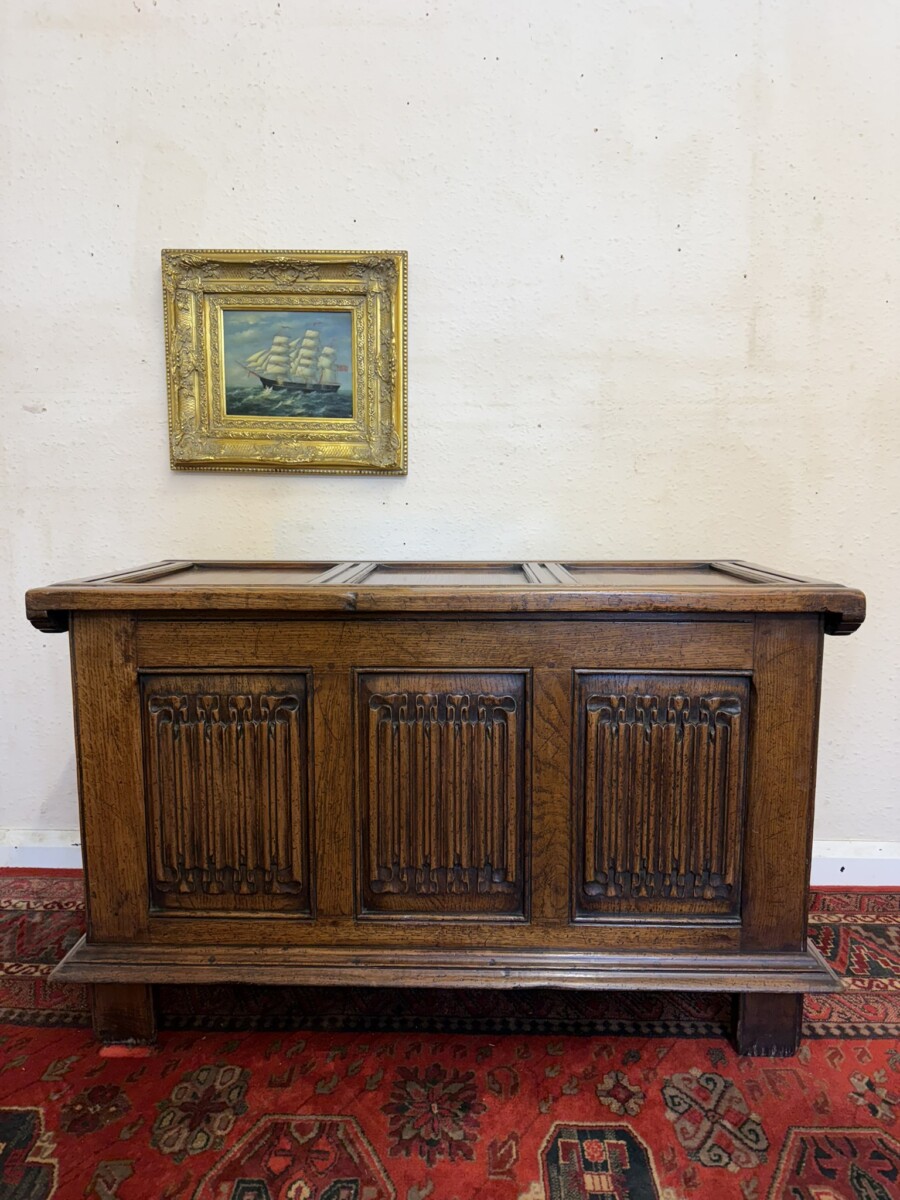 QUALITY CARVED OAK PANELLED COFFER/BLANKET BOX CIRCA 1930