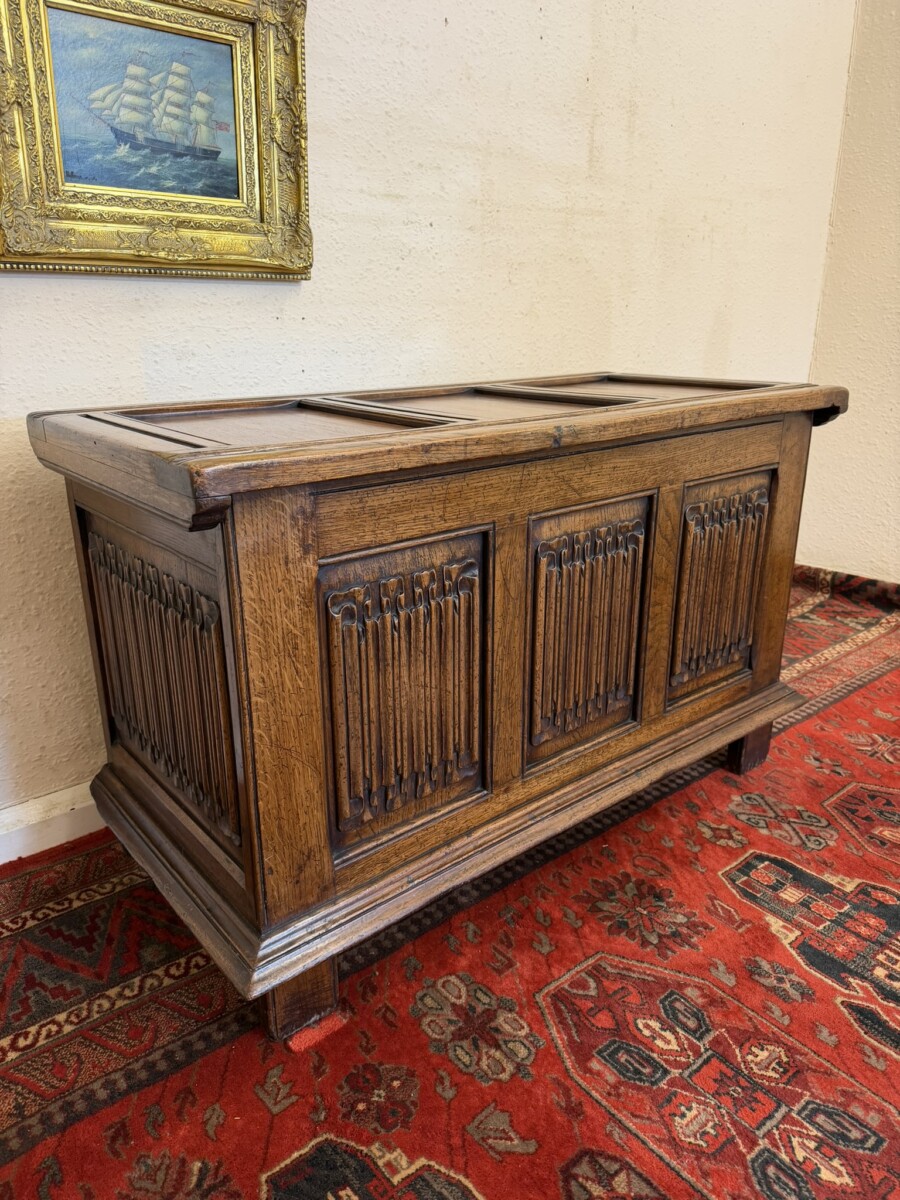 QUALITY CARVED OAK PANELLED COFFER/BLANKET BOX CIRCA 1930 - Image 2