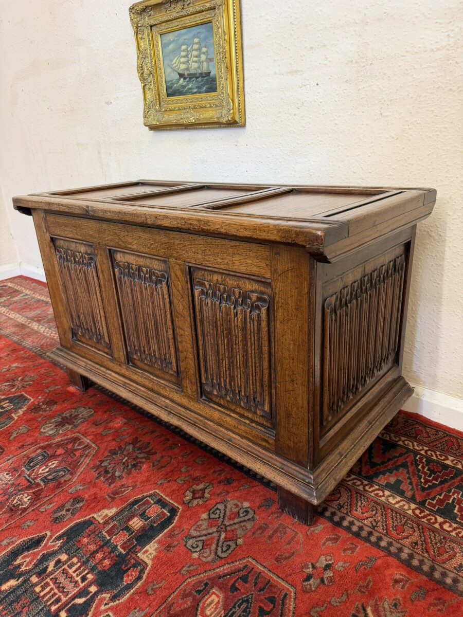 QUALITY CARVED OAK PANELLED COFFER/BLANKET BOX CIRCA 1930 - Image 3