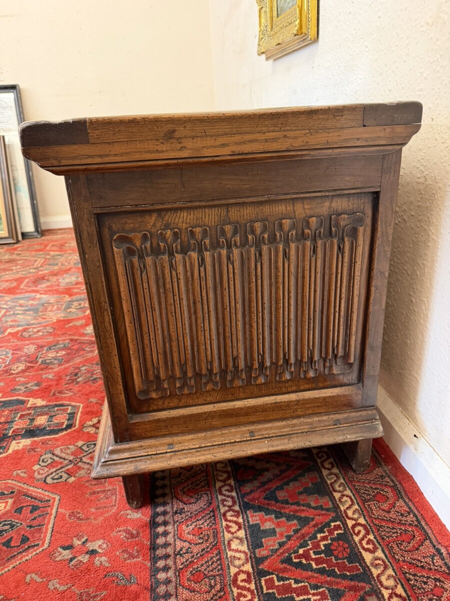 QUALITY CARVED OAK PANELLED COFFER/BLANKET BOX CIRCA 1930 - Image 5