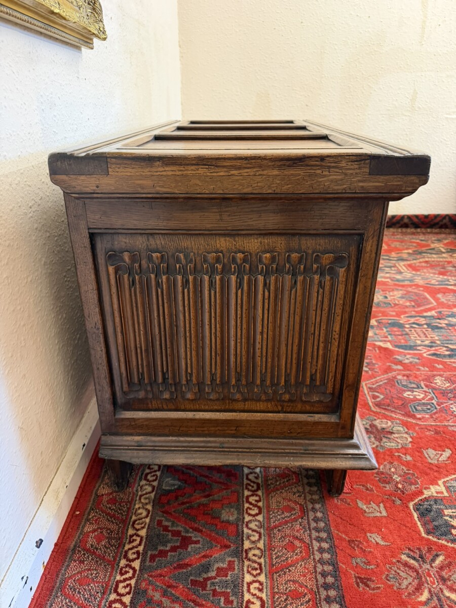 QUALITY CARVED OAK PANELLED COFFER/BLANKET BOX CIRCA 1930 - Image 6
