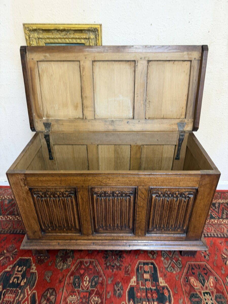 QUALITY CARVED OAK PANELLED COFFER/BLANKET BOX CIRCA 1930 - Image 7