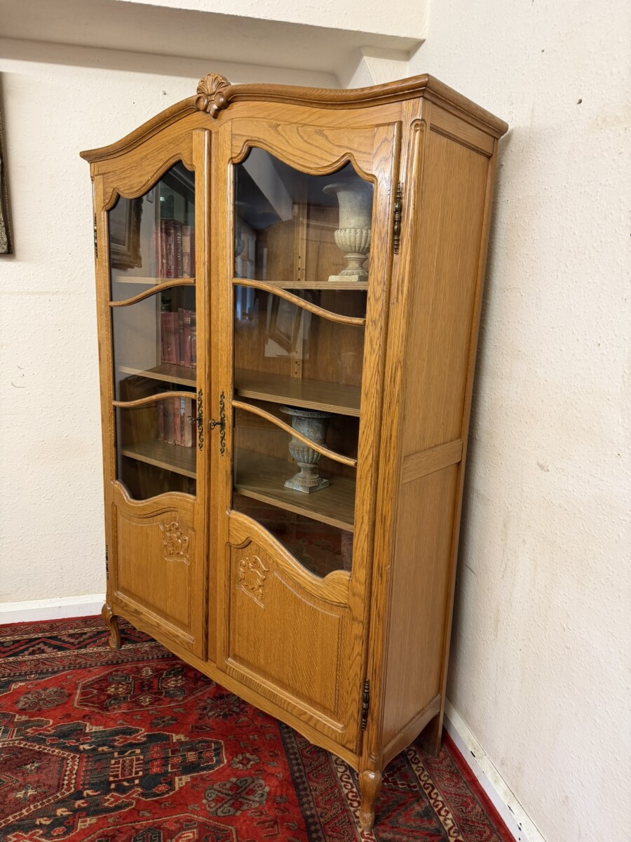 FRENCH GLAZED OAK TWO-DOOR BOOKCASE - Image 3