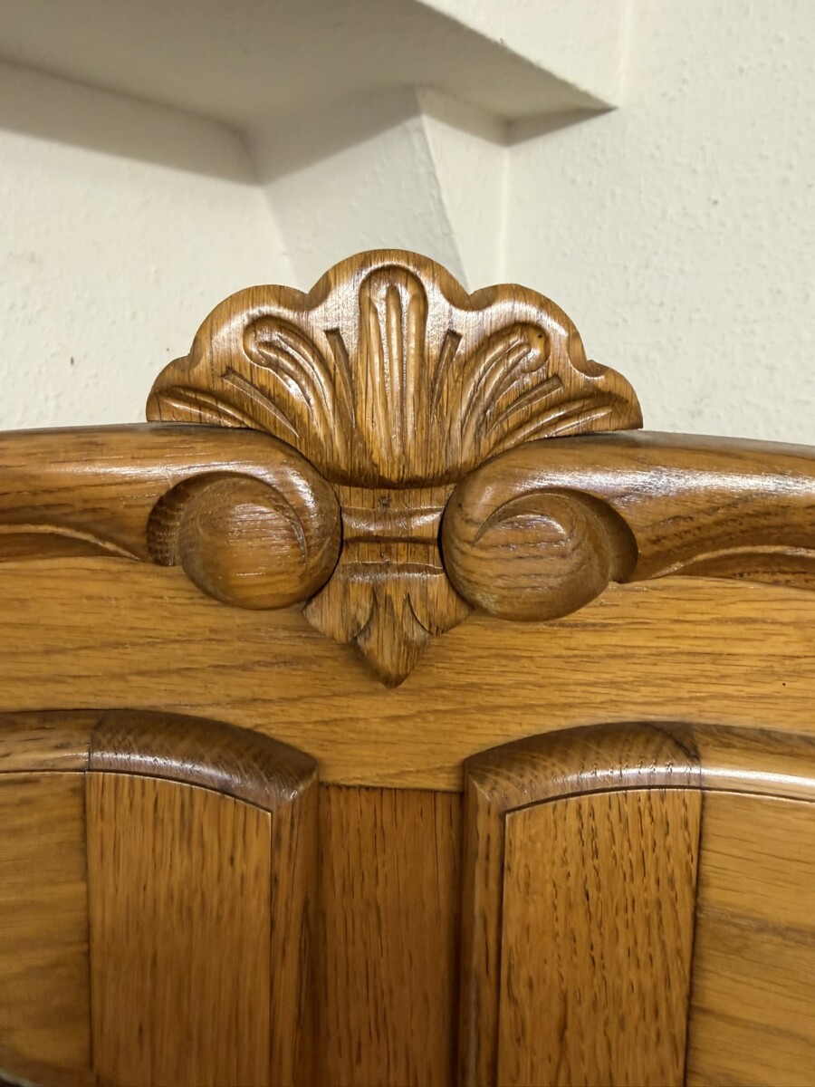 FRENCH GLAZED OAK TWO-DOOR BOOKCASE - Image 4