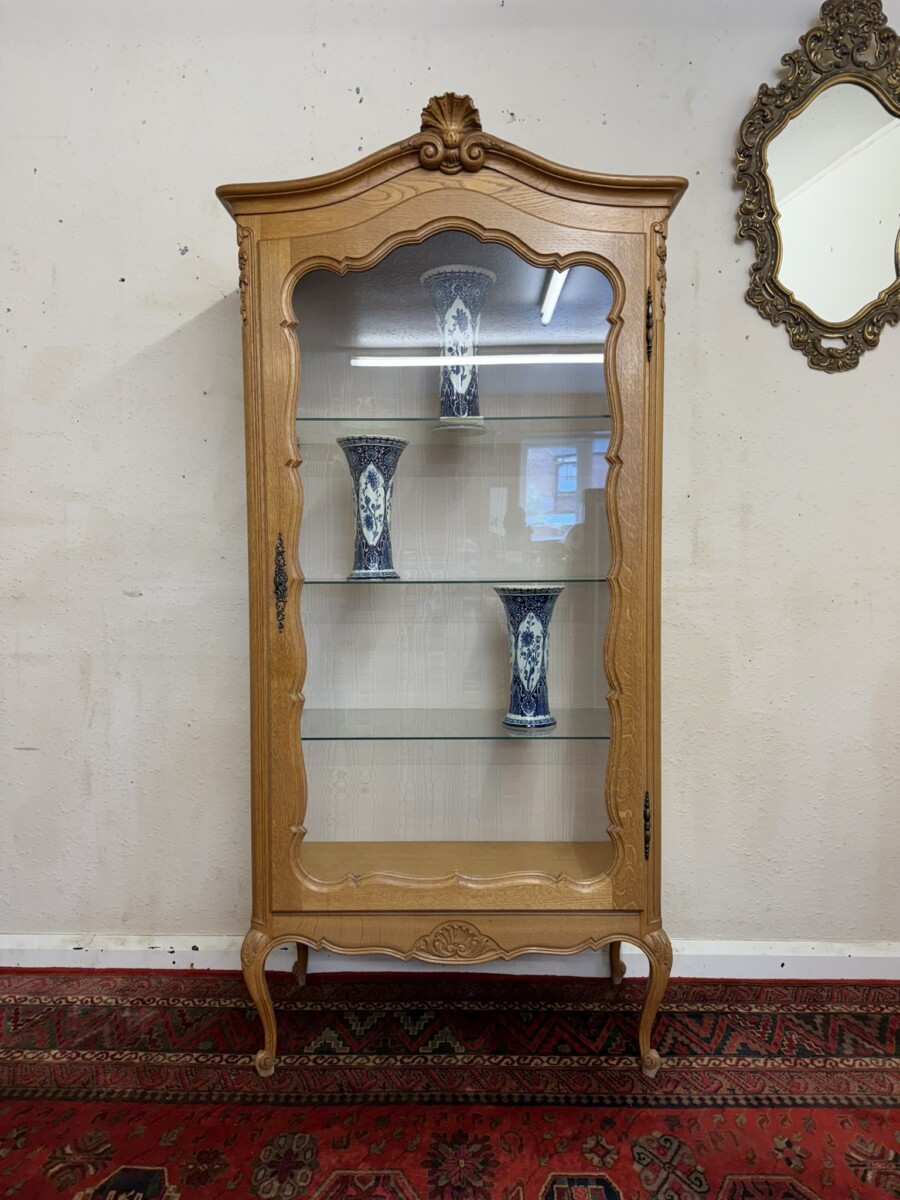 FRENCH CARVED OAK GLAZED VITRINE/CABINET