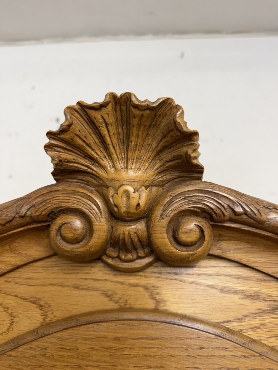 FRENCH CARVED OAK GLAZED VITRINE/CABINET - Image 4