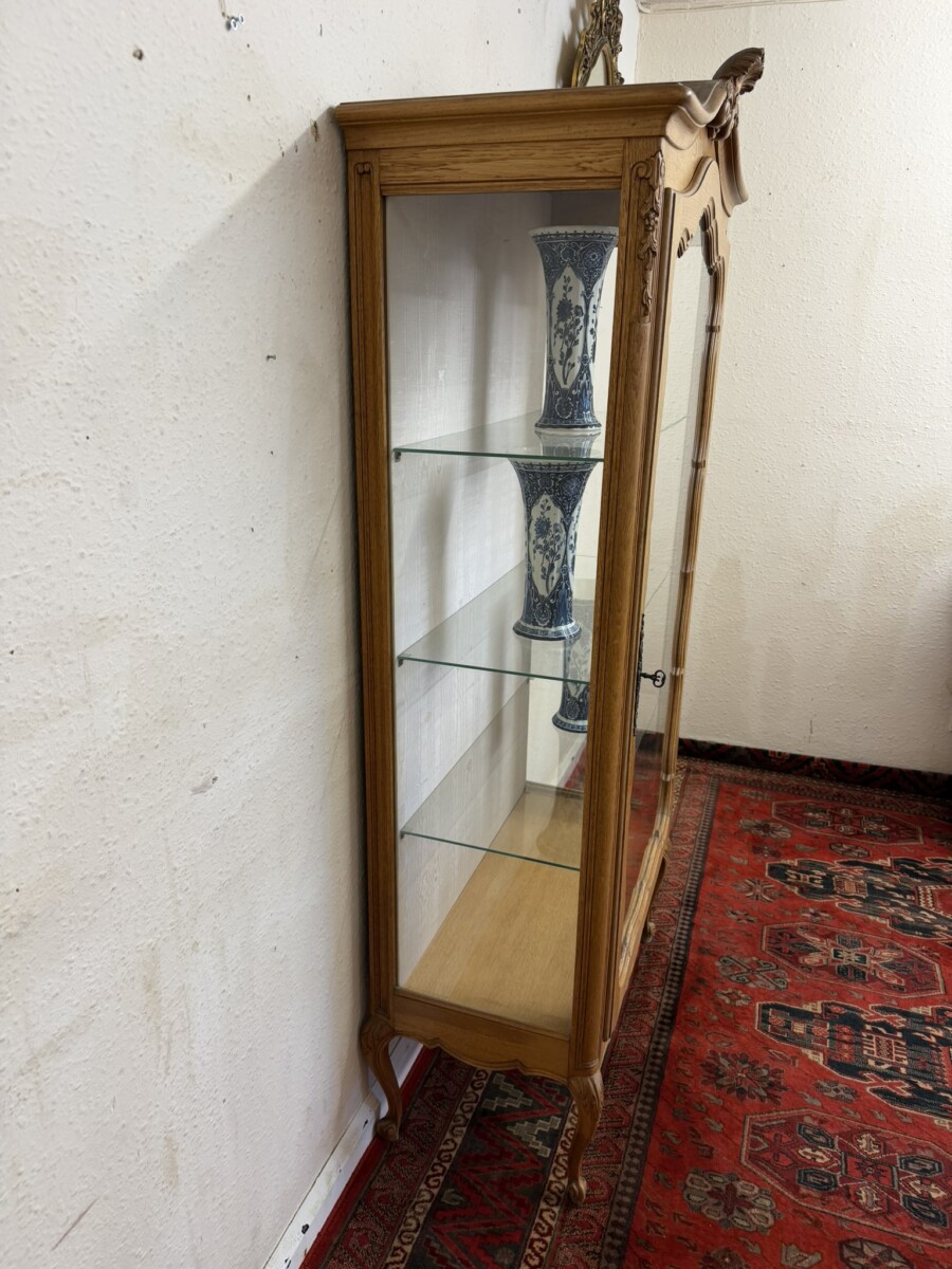 FRENCH CARVED OAK GLAZED VITRINE/CABINET - Image 6