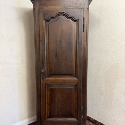 QUALITY FRENCH OAK NEAT SIZE ARMOIRE/WARDROBE/HALL ROBE CIRCA 1930