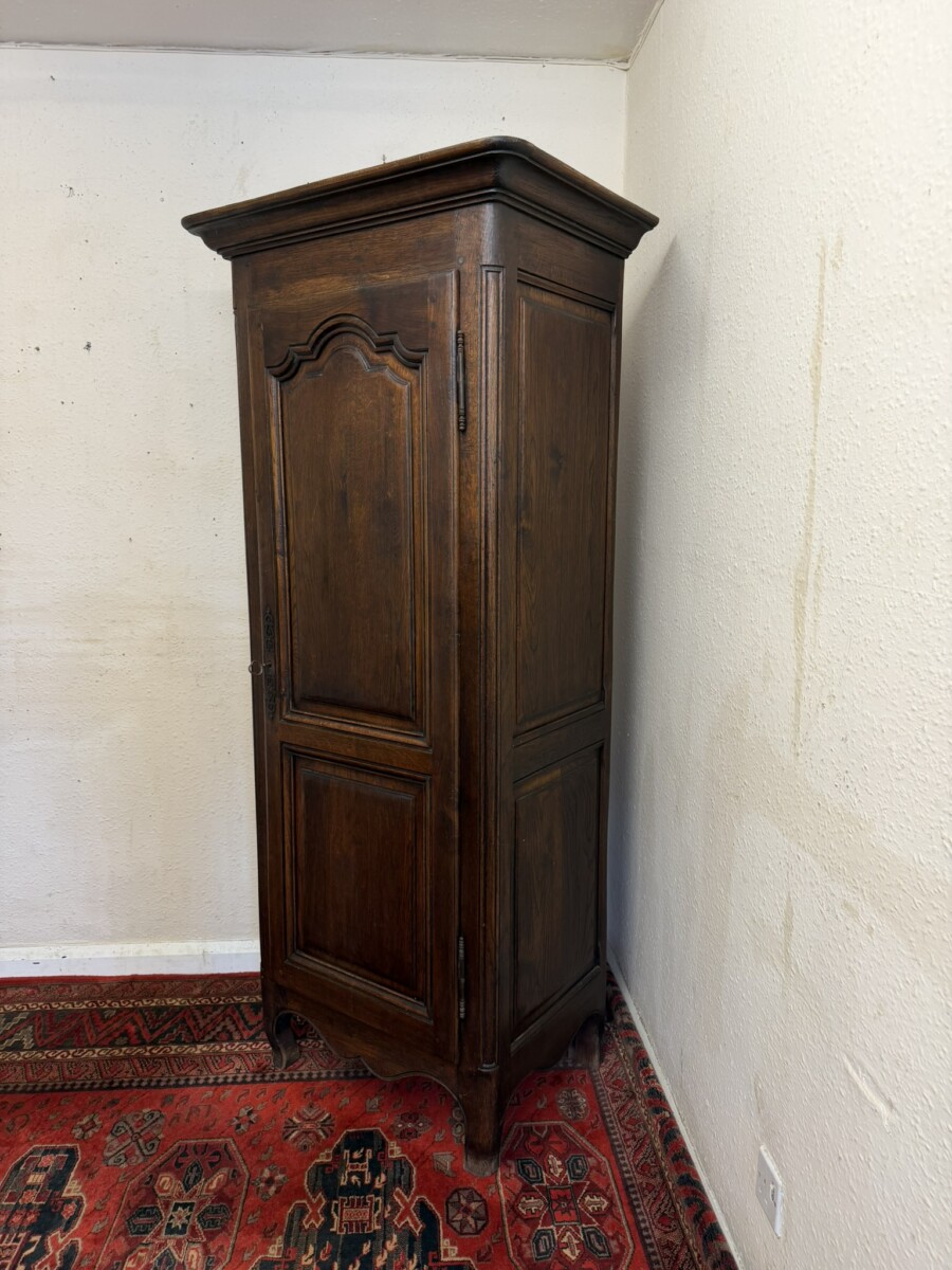 QUALITY FRENCH OAK NEAT SIZE ARMOIRE/WARDROBE/HALL ROBE CIRCA 1930 - Image 2